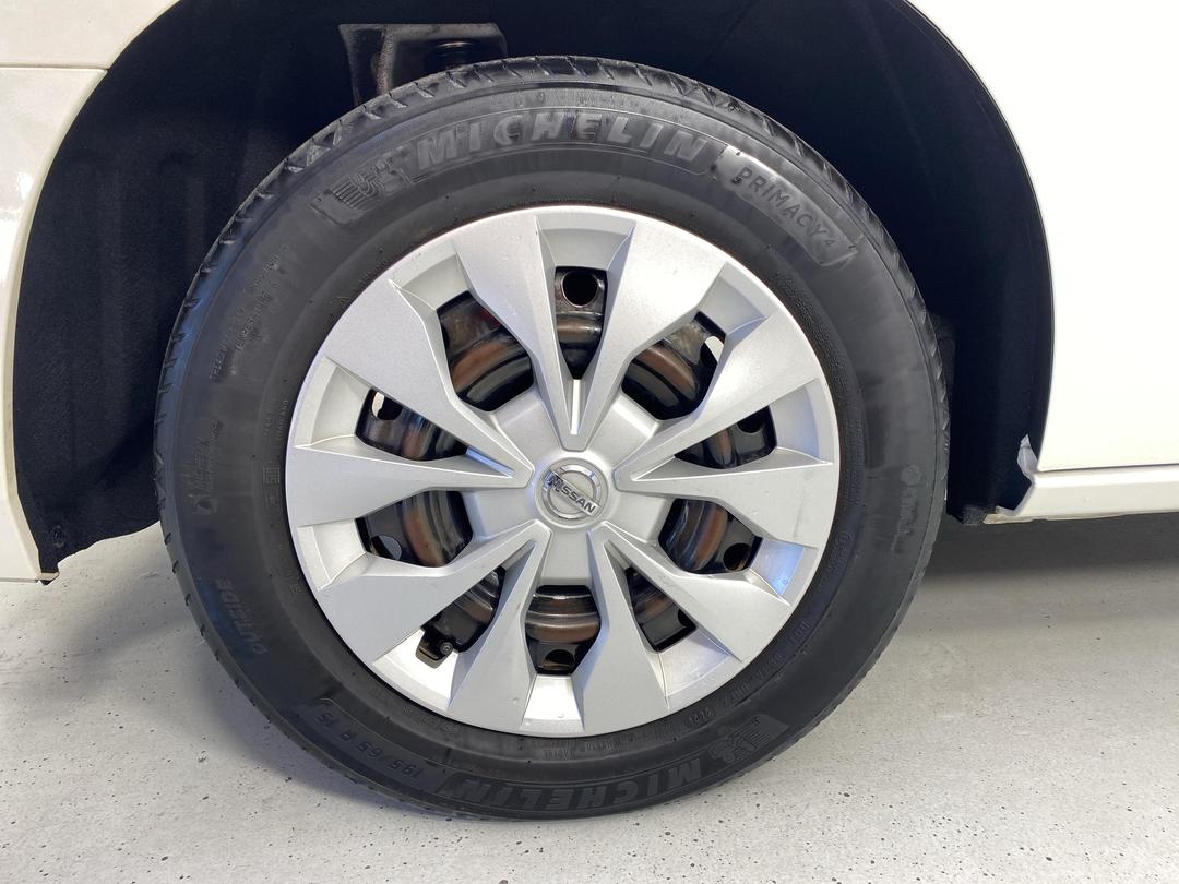 Photo '12' of Nissan Serena