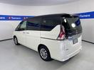 Thumbnail '5' of Nissan Serena