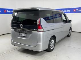Photo '7' of Nissan Serena