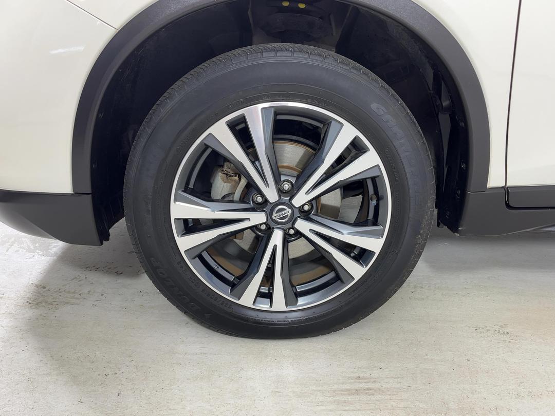 Photo '10' of Nissan X-Trail