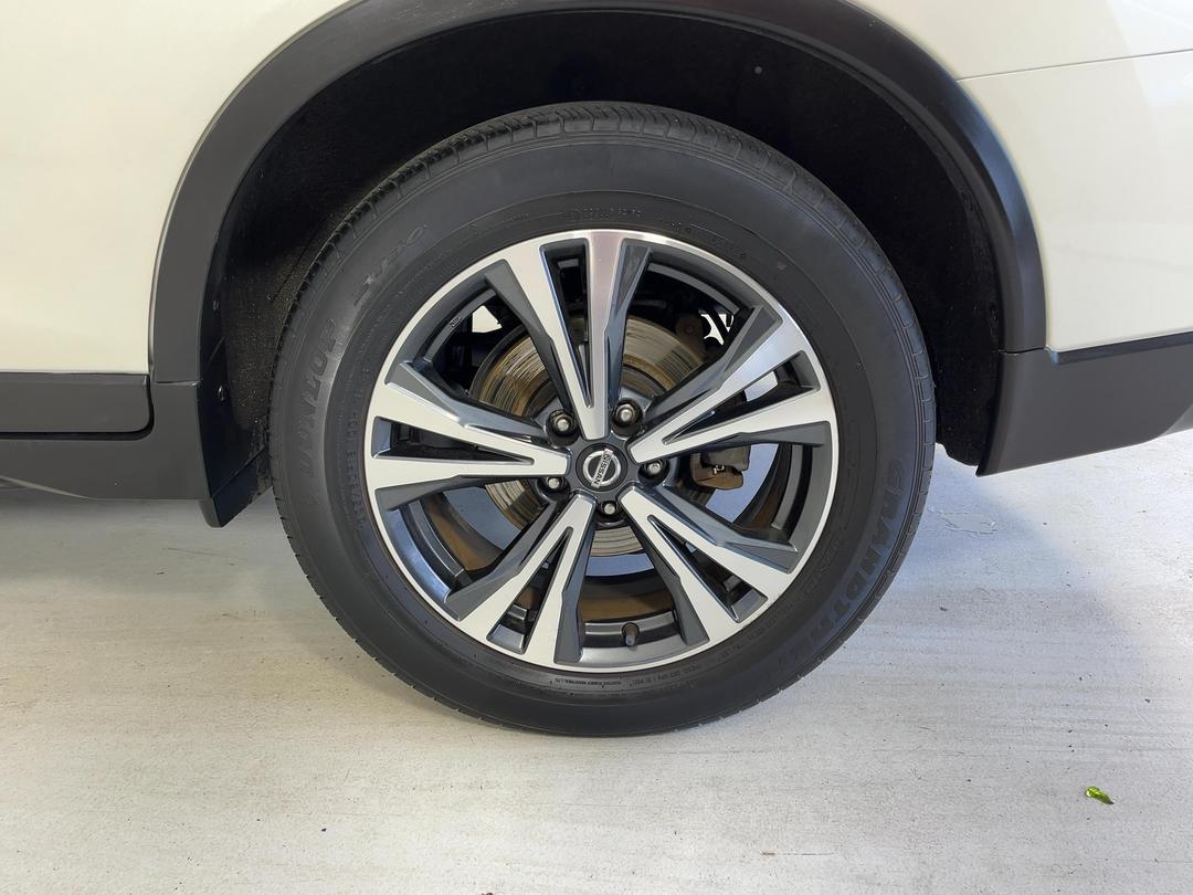 Photo '11' of Nissan X-Trail