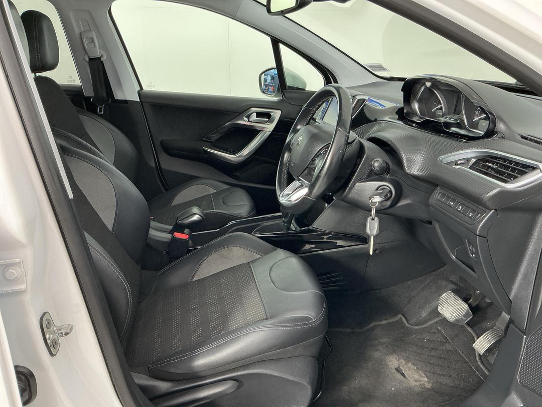 Photo '16' of Peugeot 2008