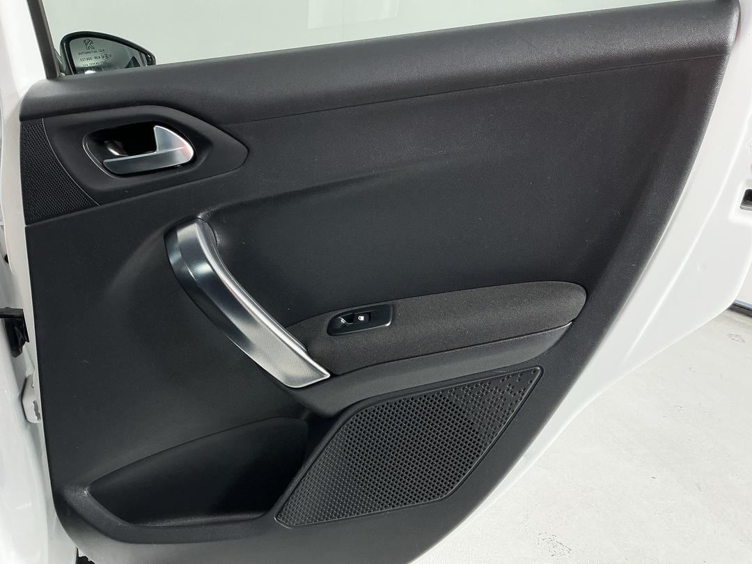 Photo '19' of Peugeot 2008