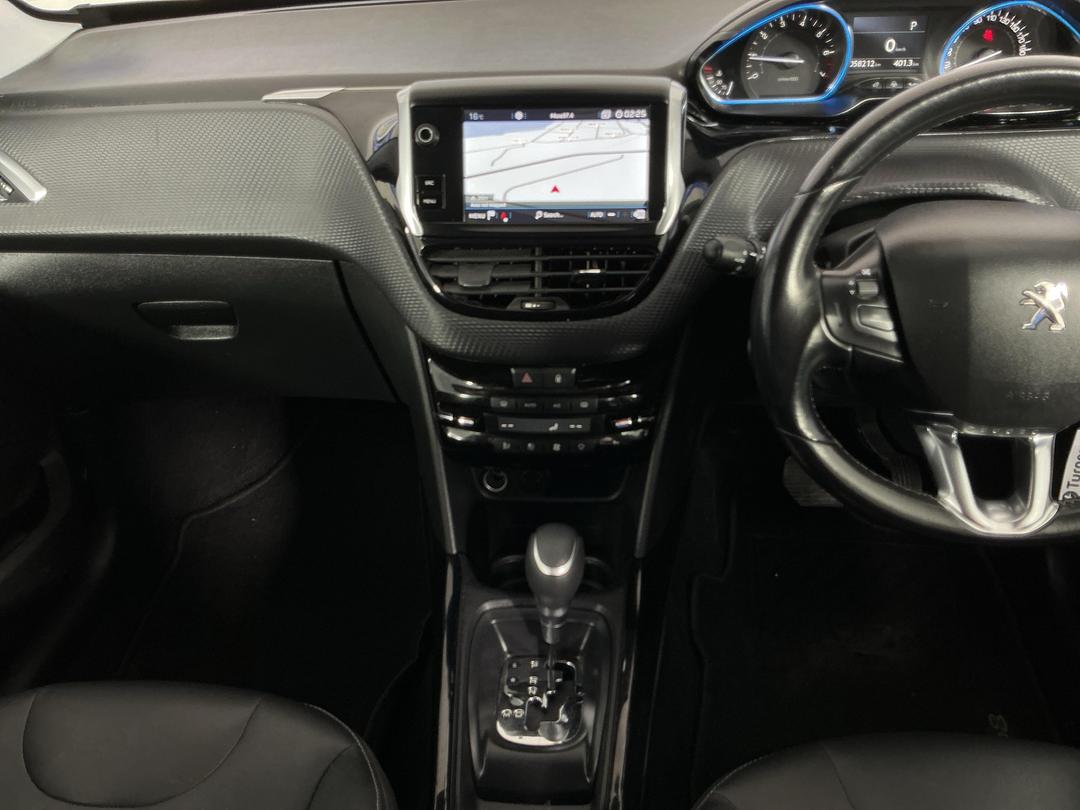 Photo '18' of Peugeot 2008