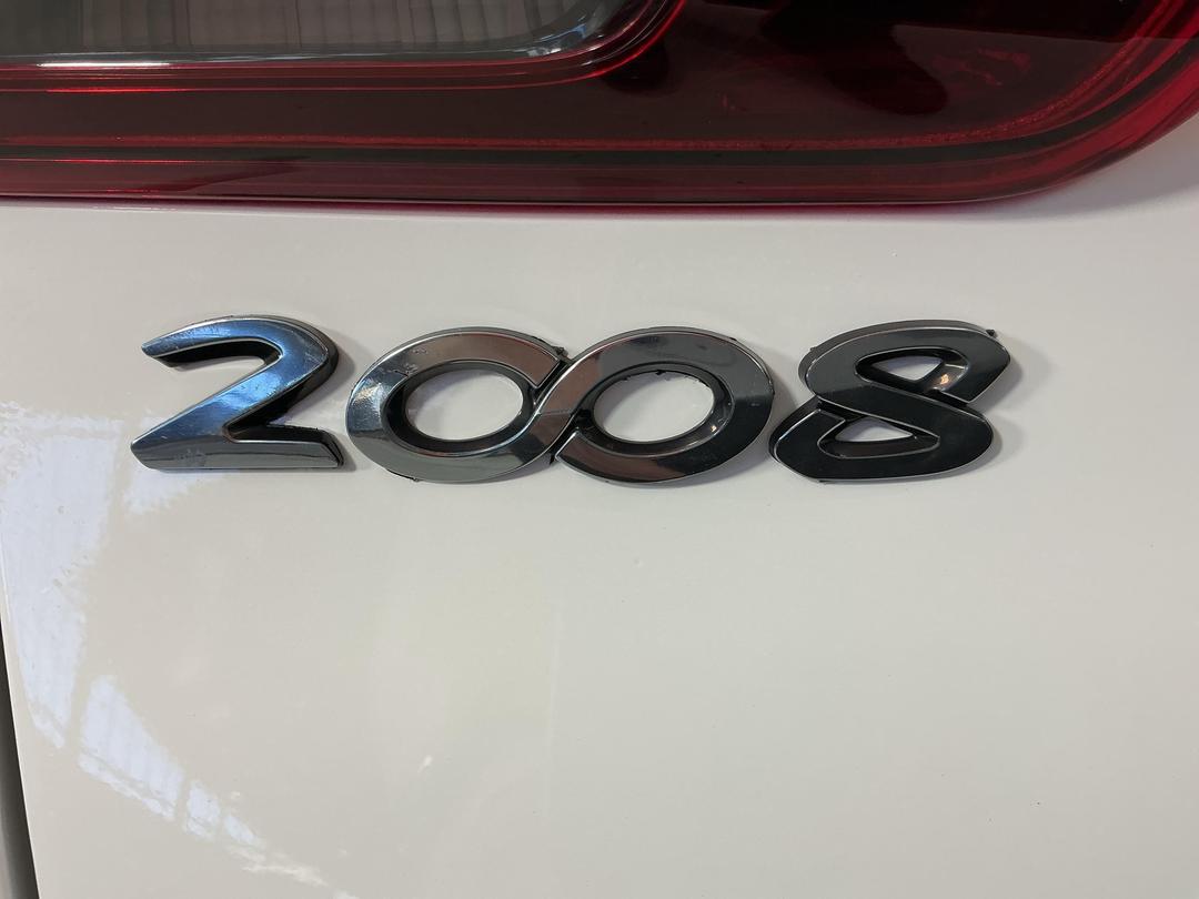 Photo '28' of Peugeot 2008