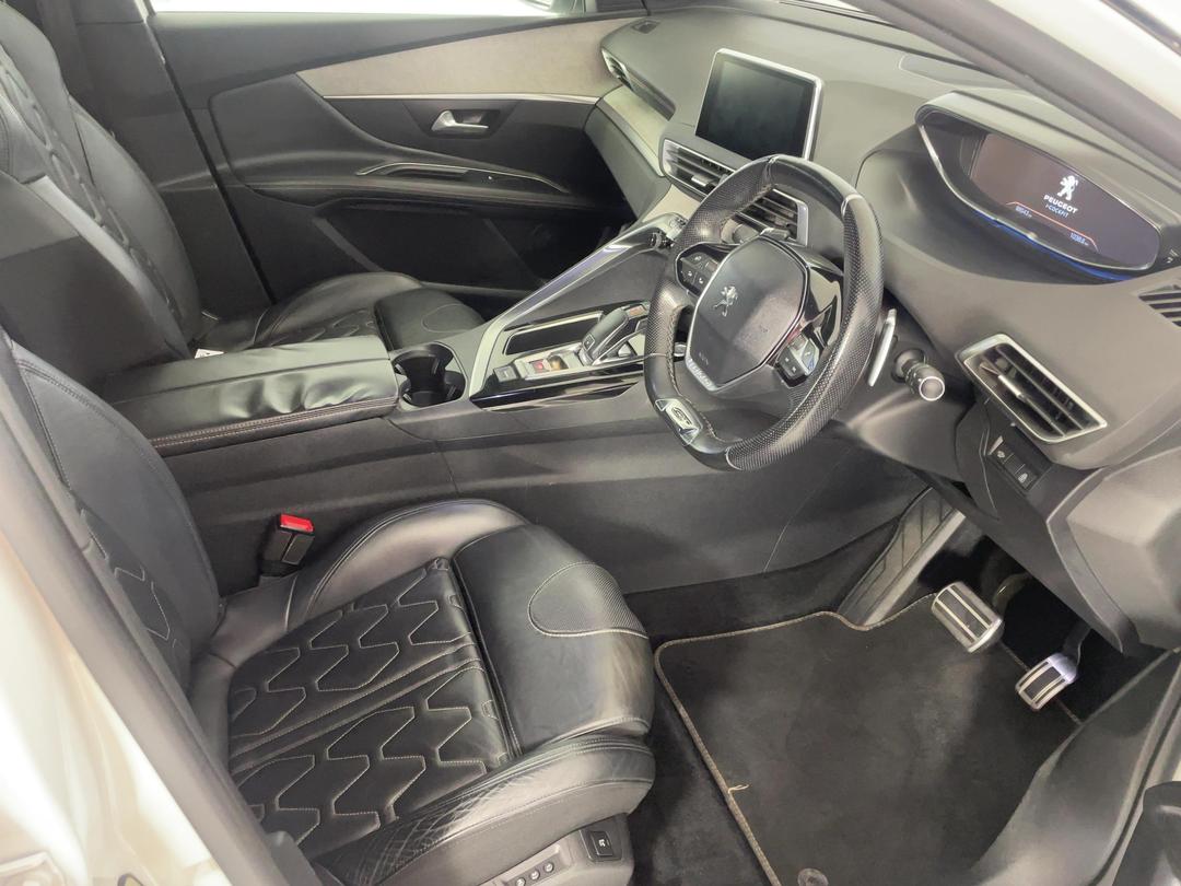 Photo '16' of Peugeot 3008