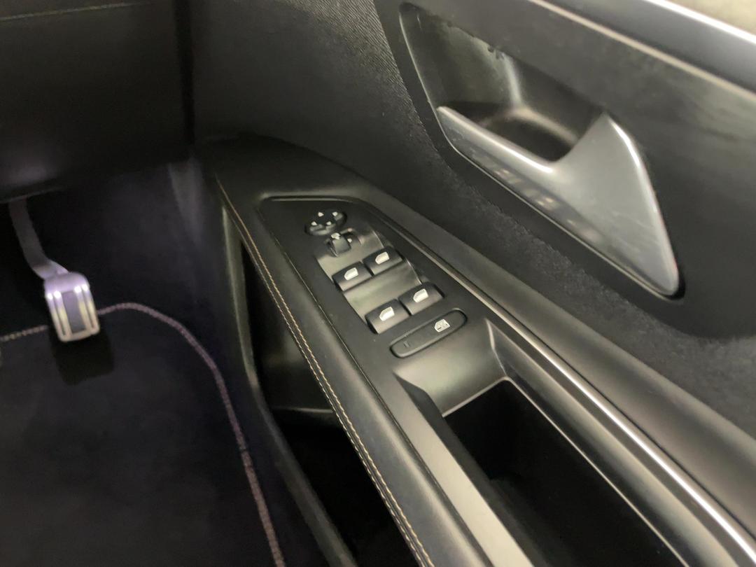 Photo '24' of Peugeot 3008