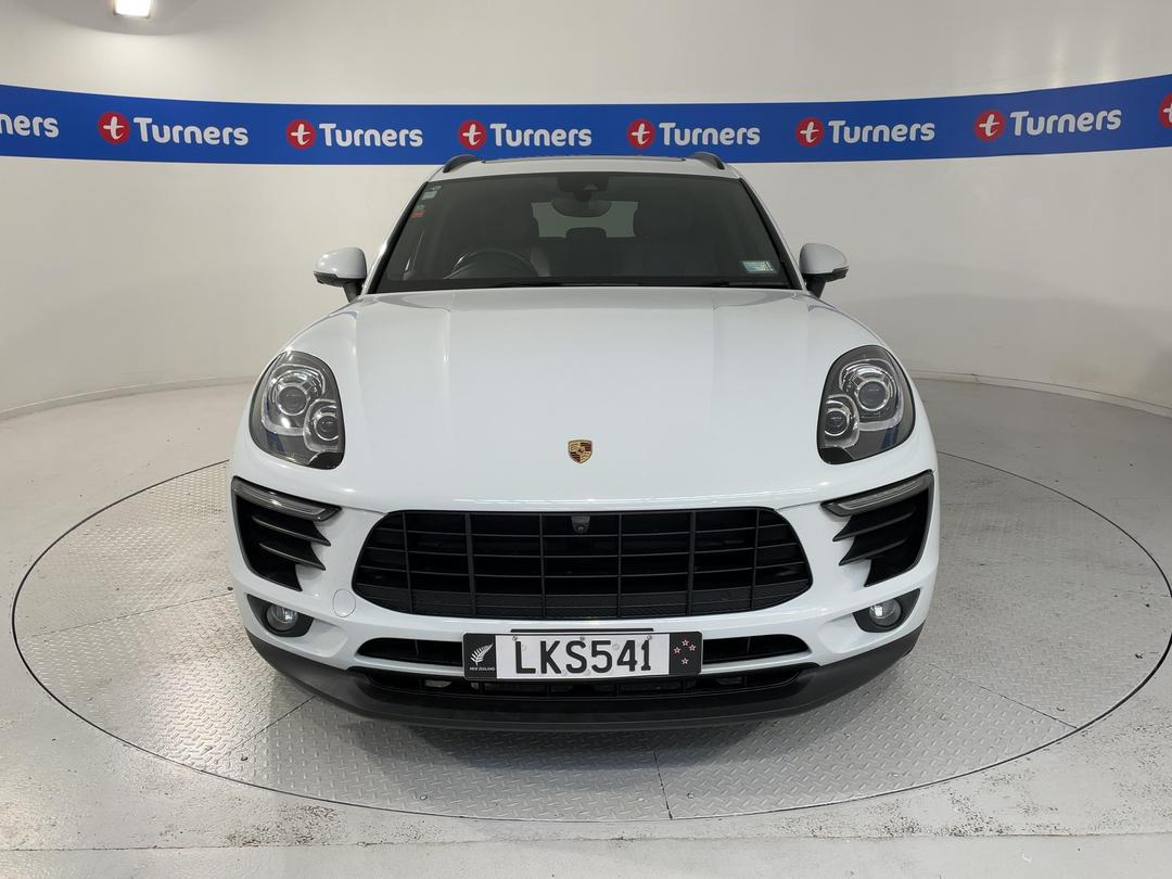 Photo '2' of Porsche Macan
