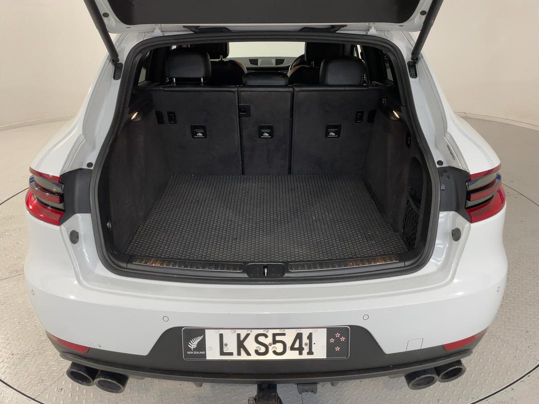 Photo '14' of Porsche Macan