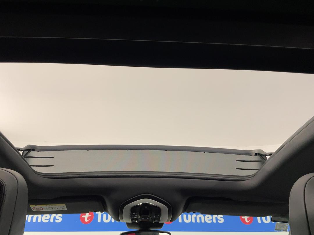 Photo '32' of Porsche Macan