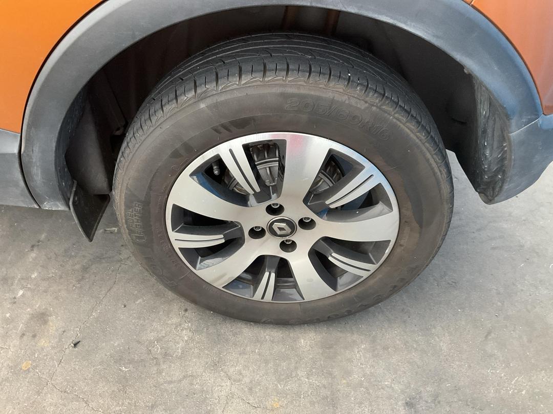 Photo '8' of Renault Captur Dynamique