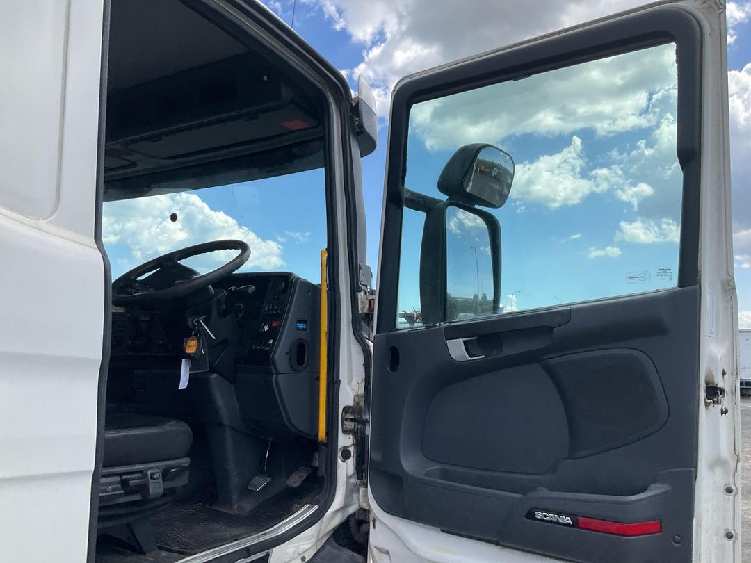 Photo '9' of SCANIA R560 V8 Cab Chassis