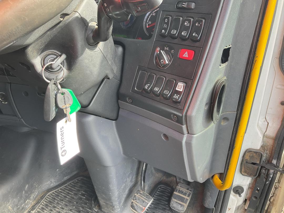 Photo '15' of SCANIA R560 V8 Cab Chassis