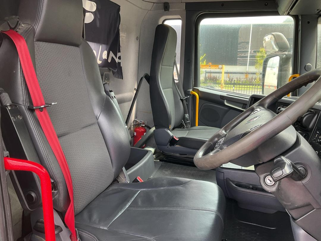 Photo '12' of SCANIA R560 V8 Cab Chassis