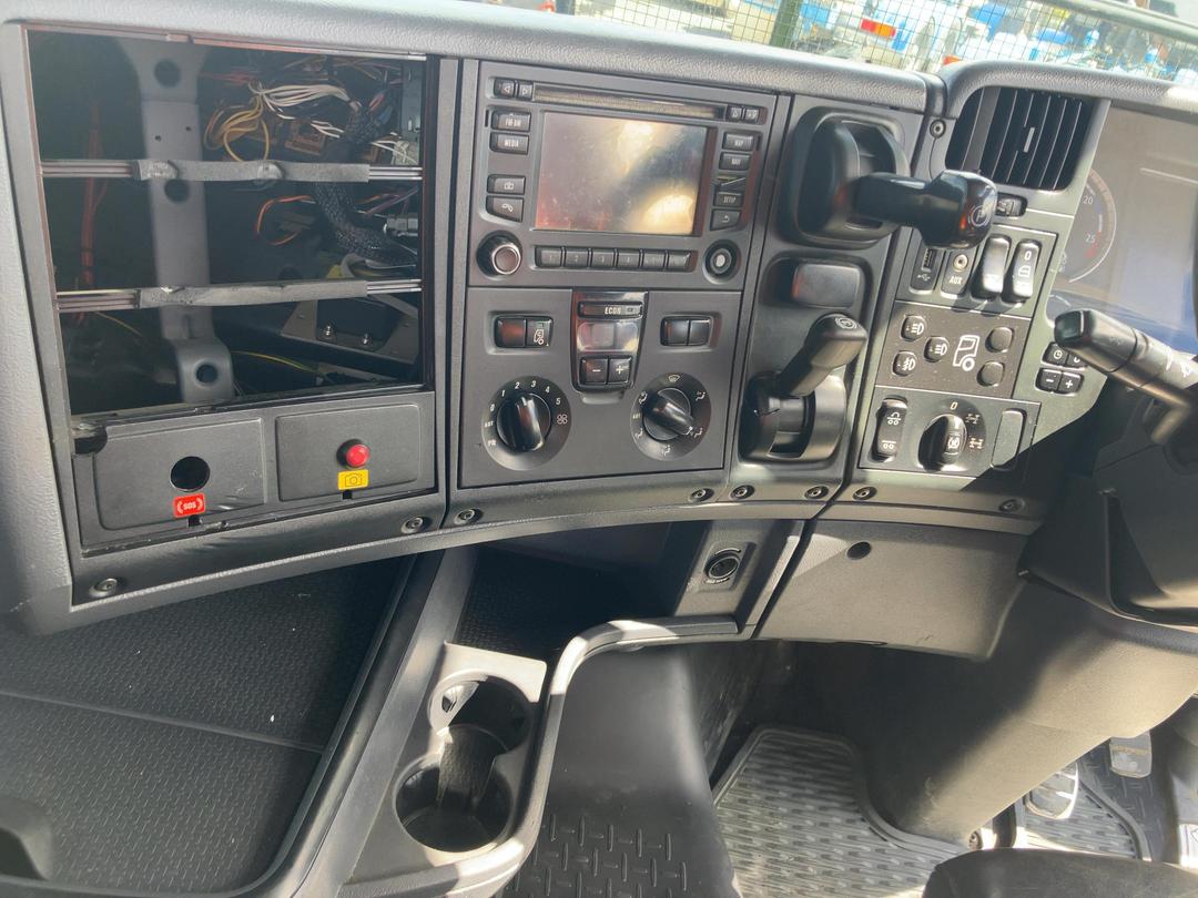 Photo '13' of SCANIA R560 V8 Cab Chassis