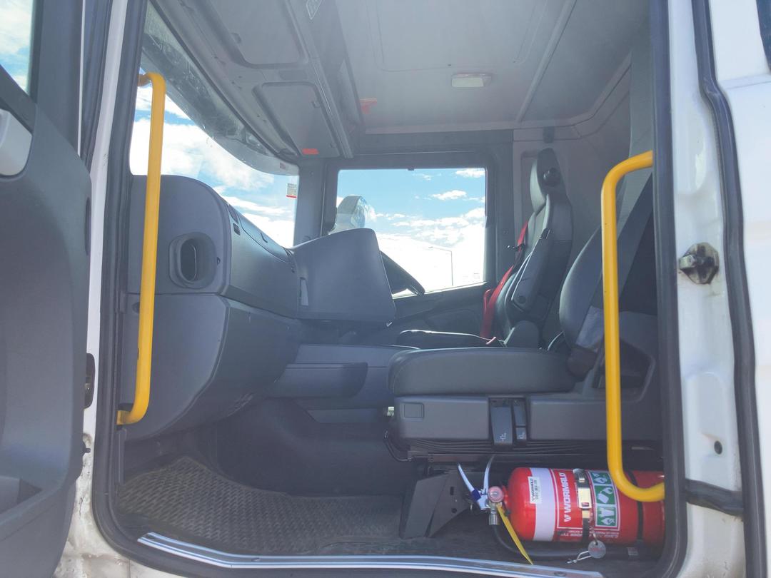 Photo '17' of SCANIA R560 V8 Cab Chassis