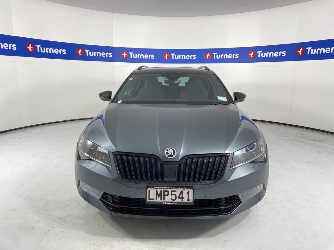 Photo '2' of Skoda Superb