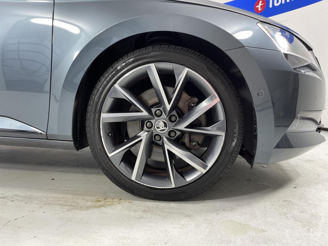 Photo '9' of Skoda Superb