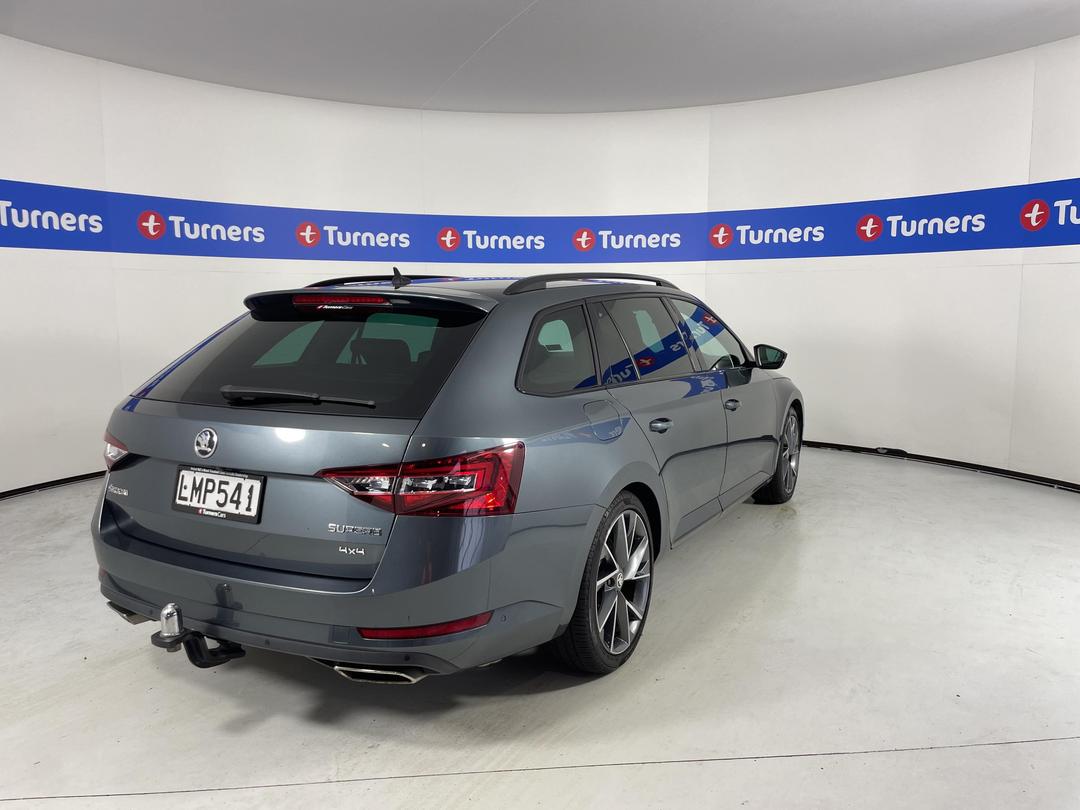 Photo '7' of Skoda Superb