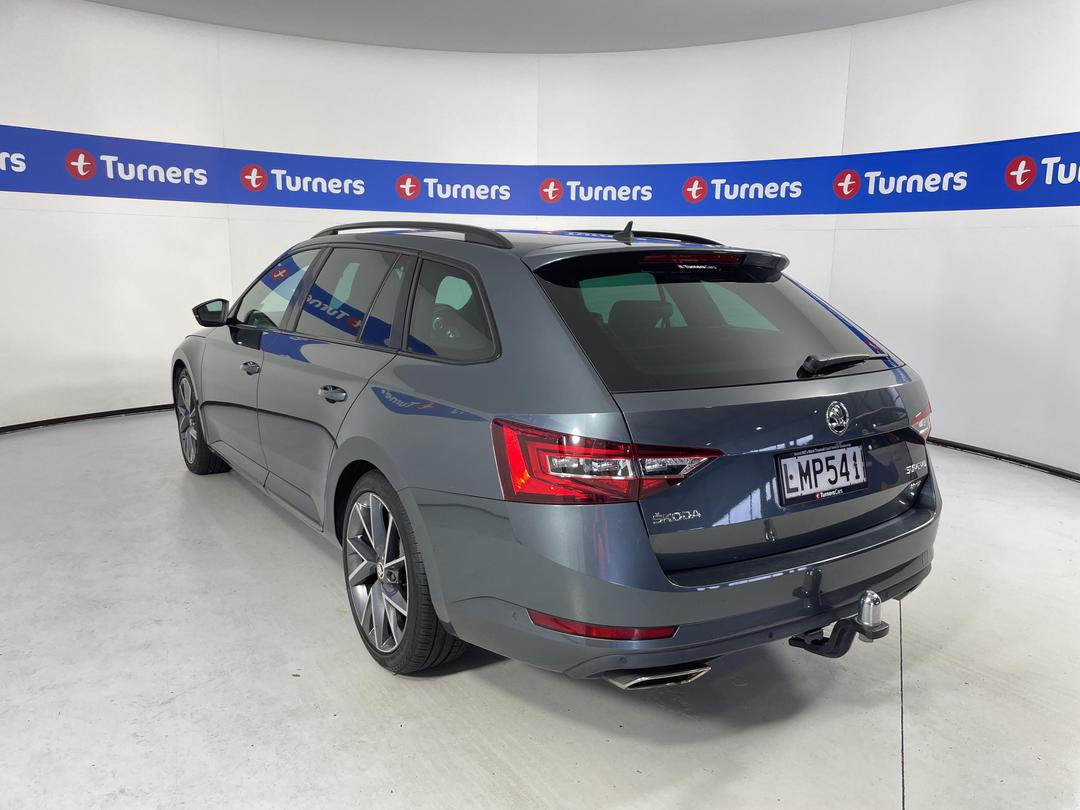 Photo '5' of Skoda Superb