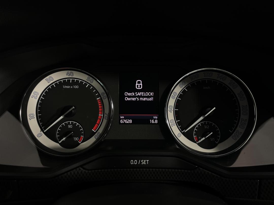 Photo '21' of Skoda Superb