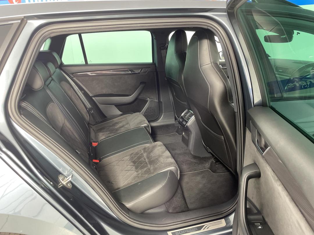 Photo '20' of Skoda Superb