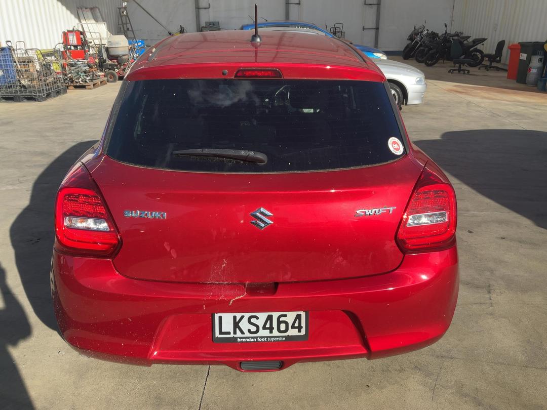 Photo '5' of Suzuki Swift GLC