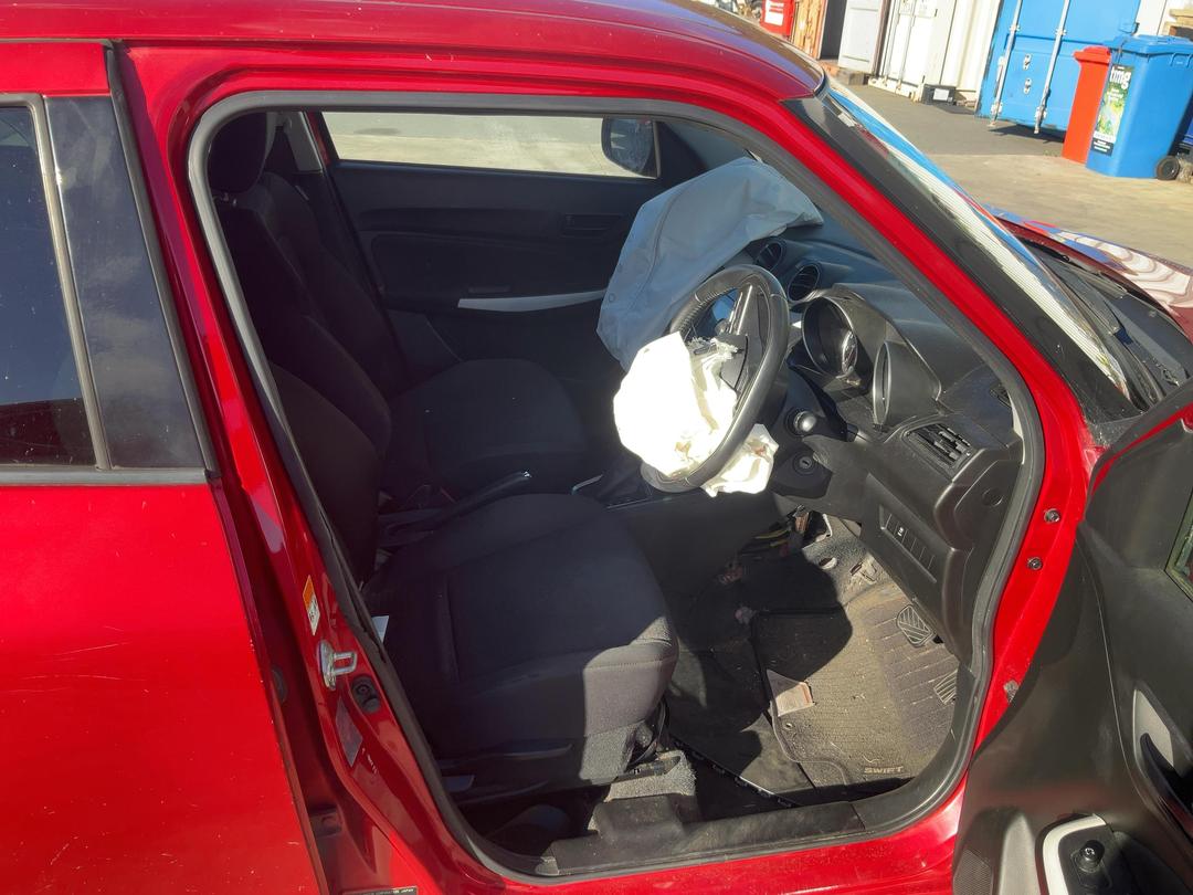 Photo '7' of Suzuki Swift GLC