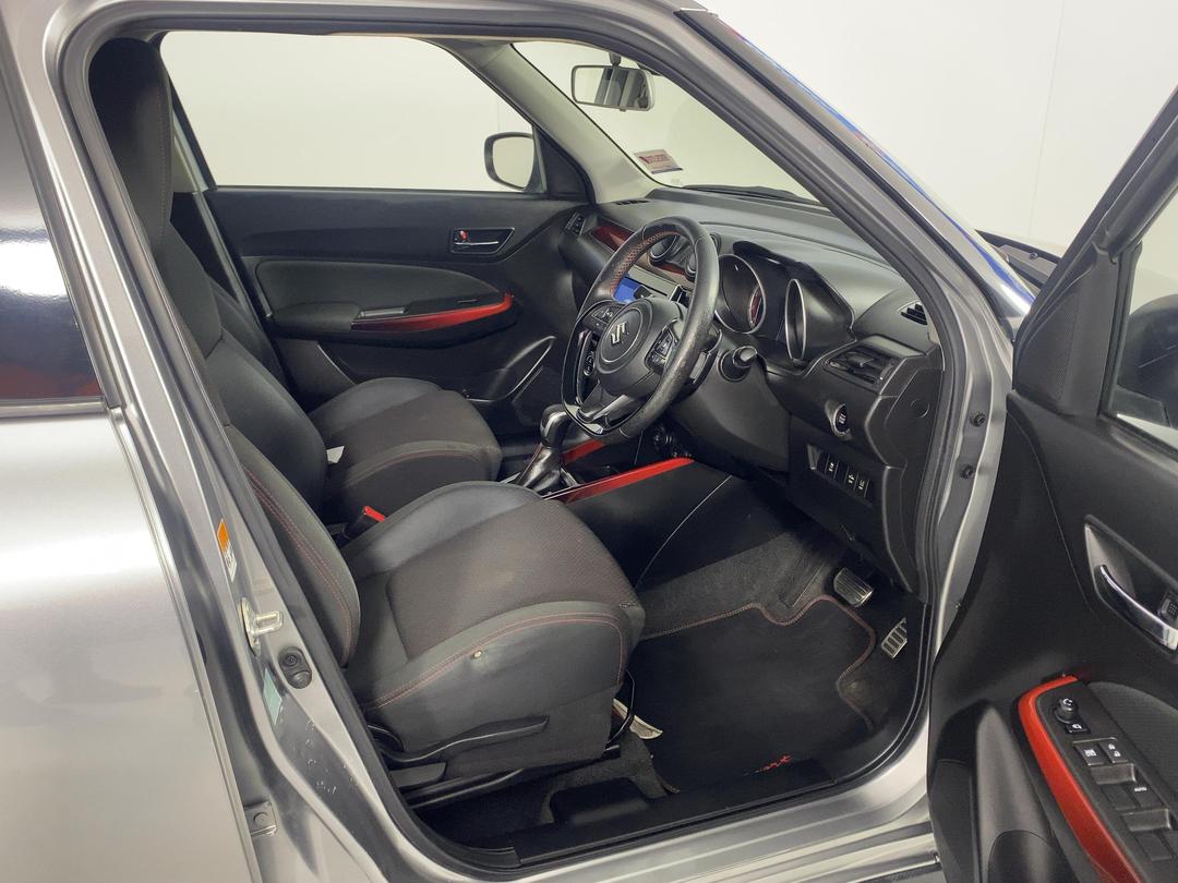 Photo '16' of Suzuki Swift
