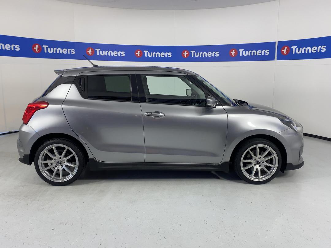 Photo '23' of Suzuki Swift
