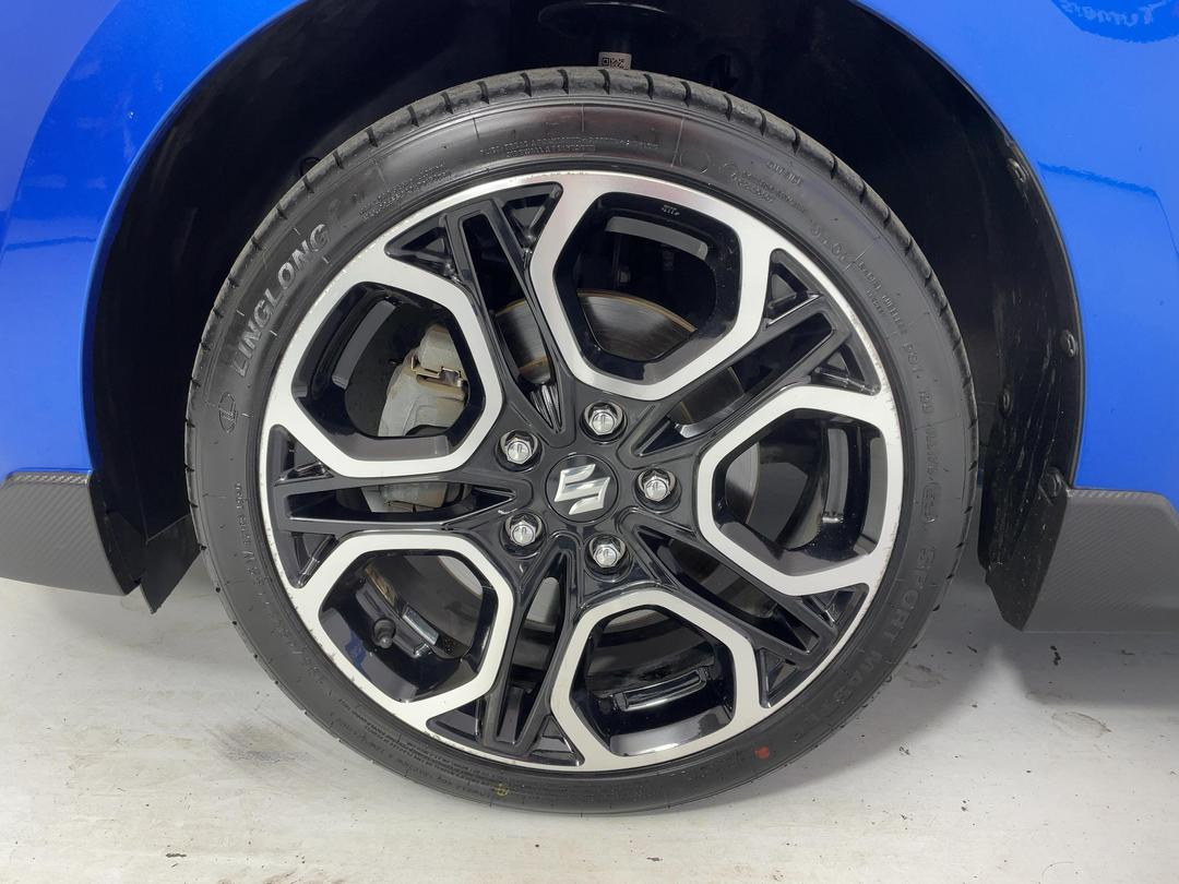 Photo '10' of Suzuki Swift