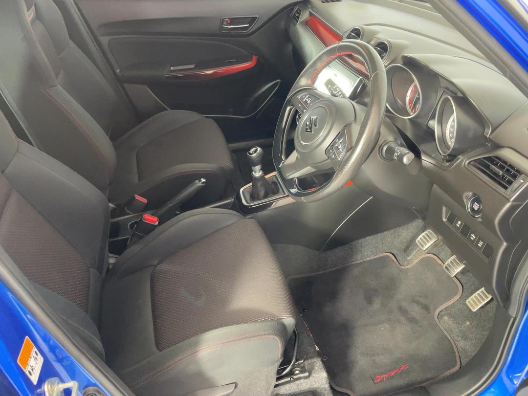 Photo '16' of Suzuki Swift