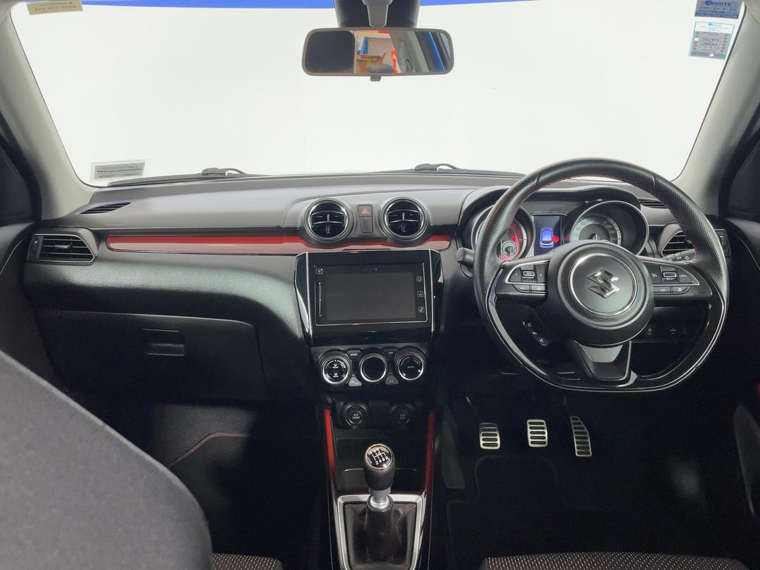 Photo '17' of Suzuki Swift