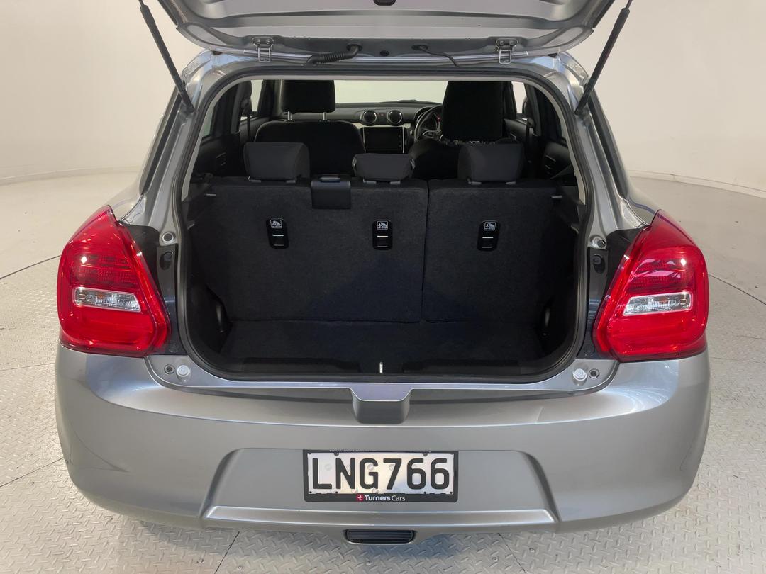 Photo '14' of Suzuki Swift