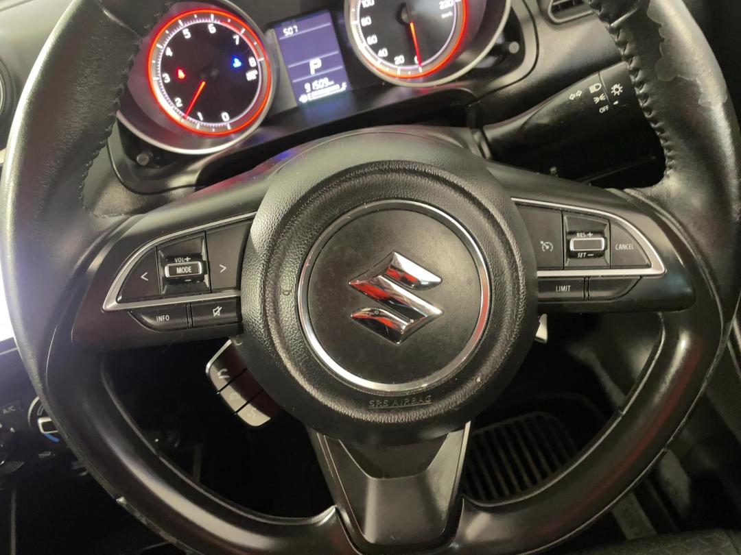 Photo '24' of Suzuki Swift