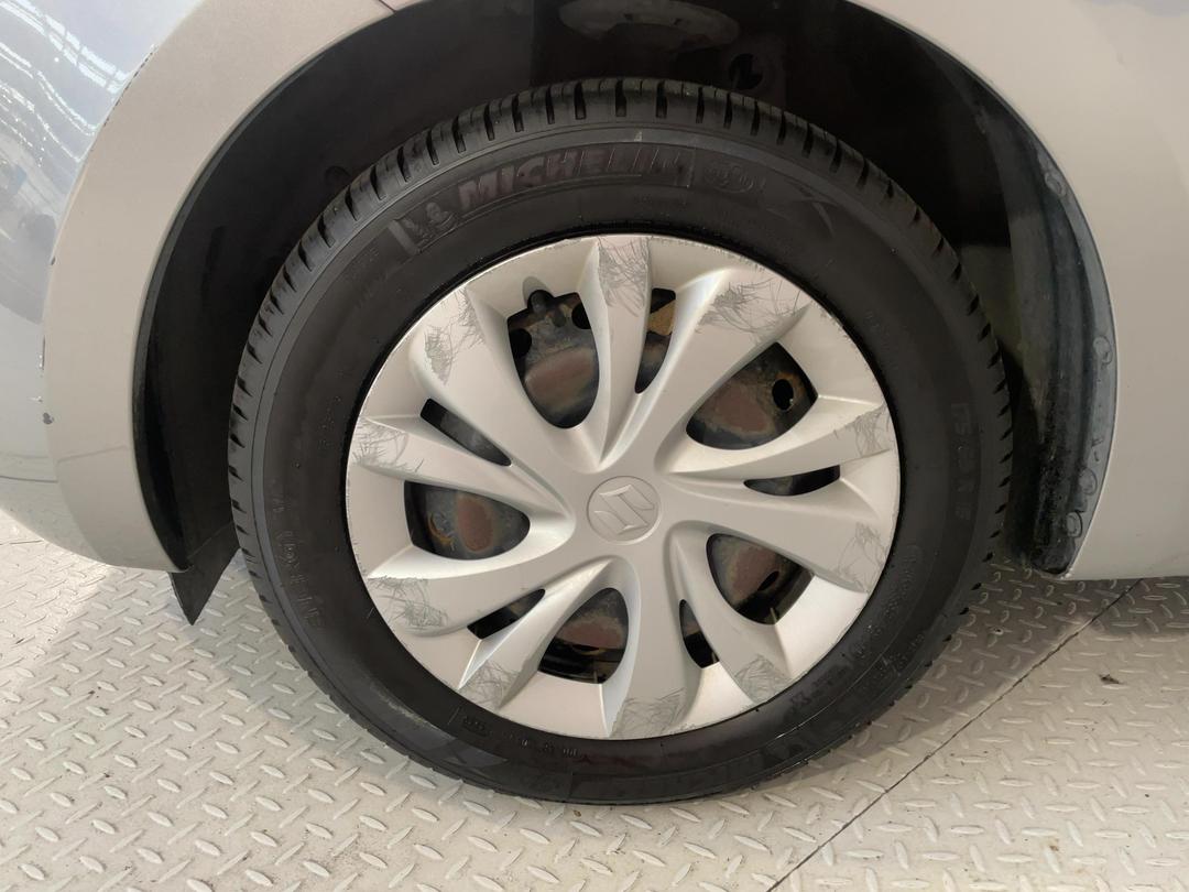 Photo '10' of Suzuki Swift