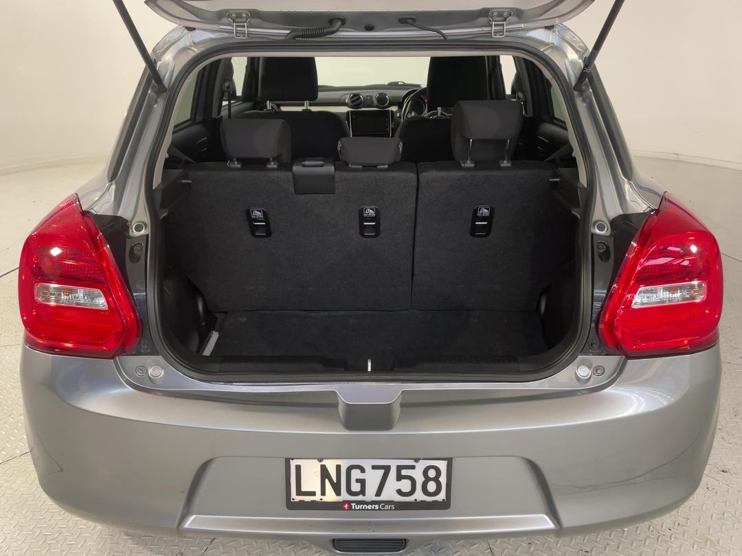 Photo '14' of Suzuki Swift