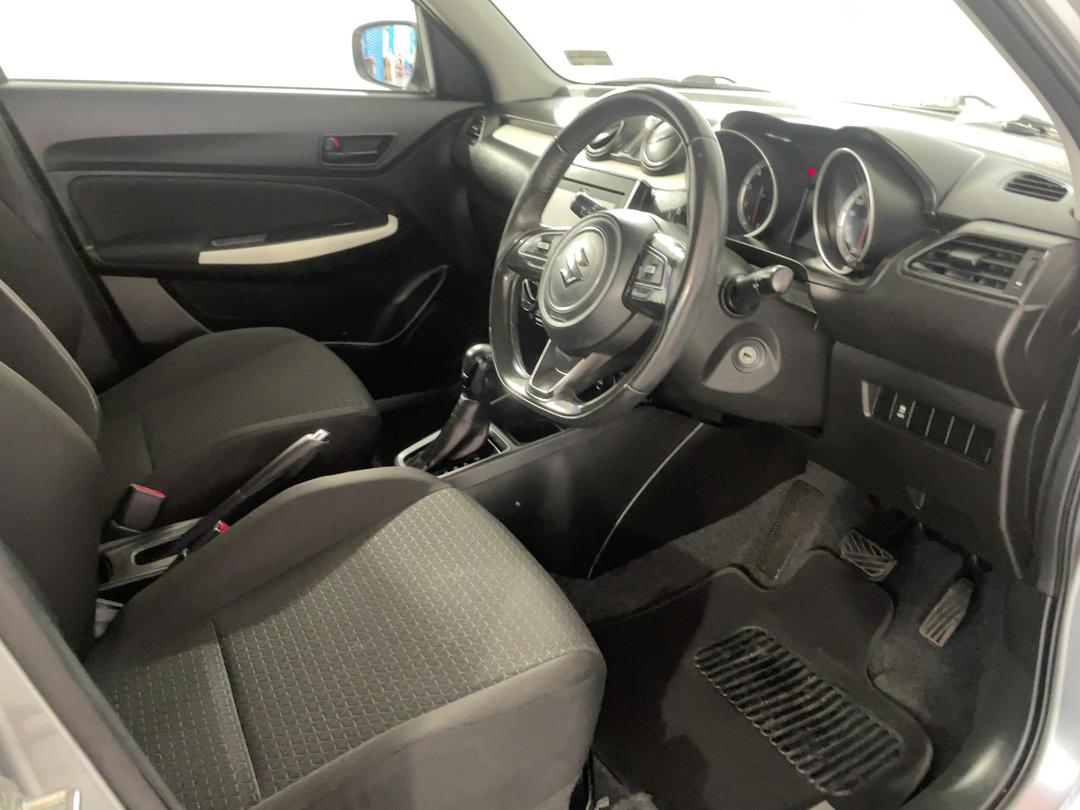 Photo '16' of Suzuki Swift