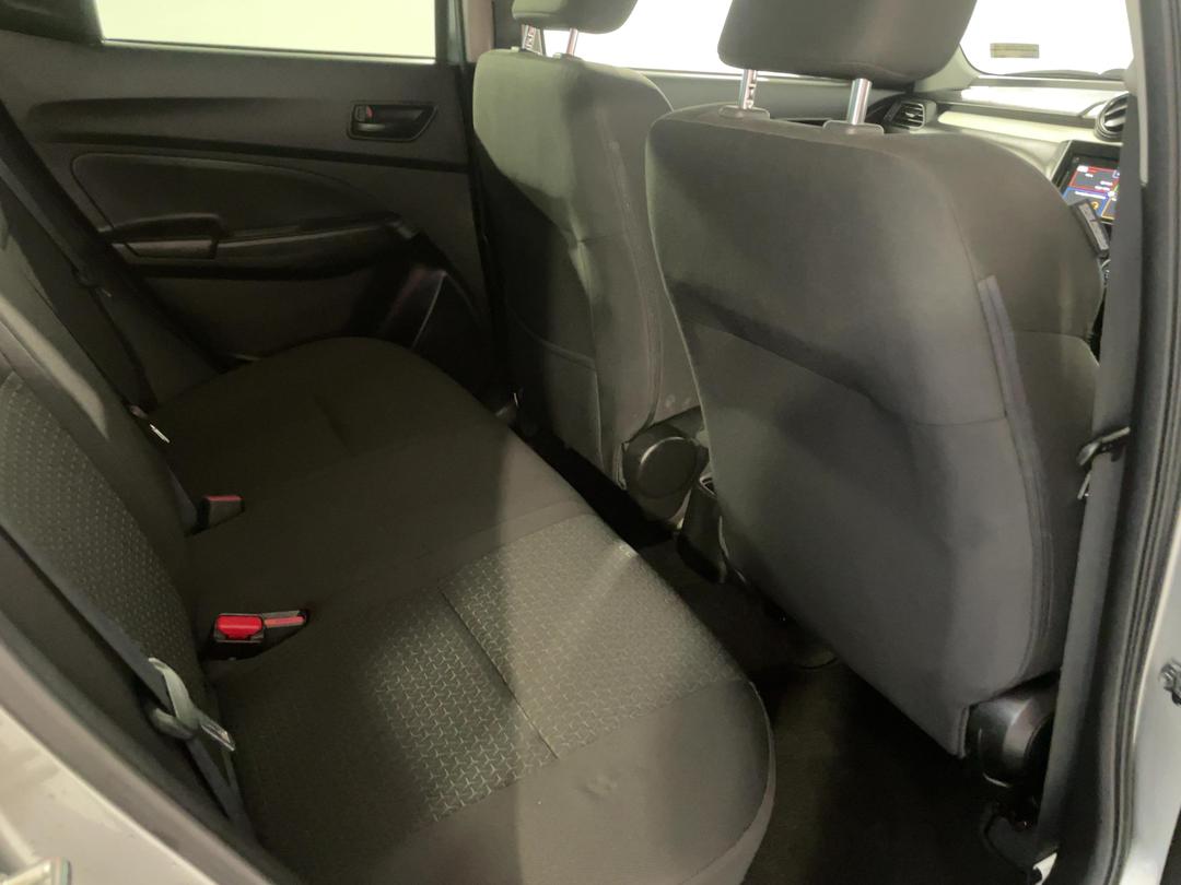 Photo '20' of Suzuki Swift