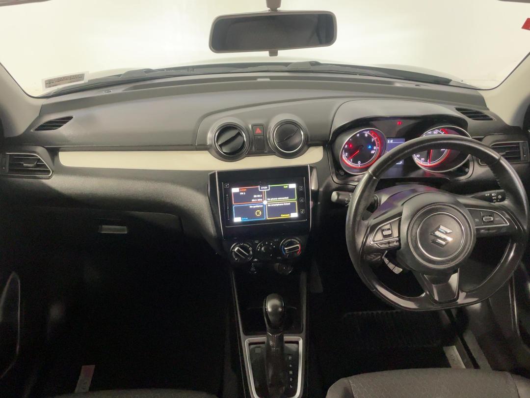 Photo '17' of Suzuki Swift