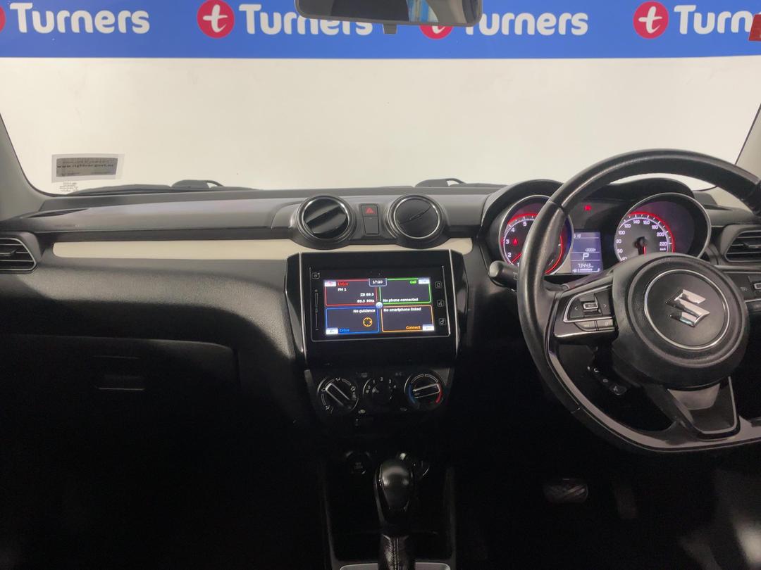 Photo '18' of Suzuki Swift