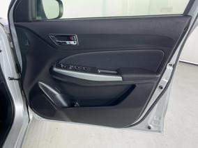 Photo '15' of Suzuki Swift