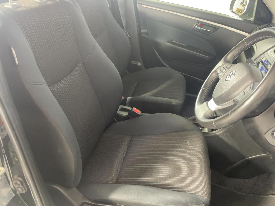 Photo '16' of Suzuki Swift