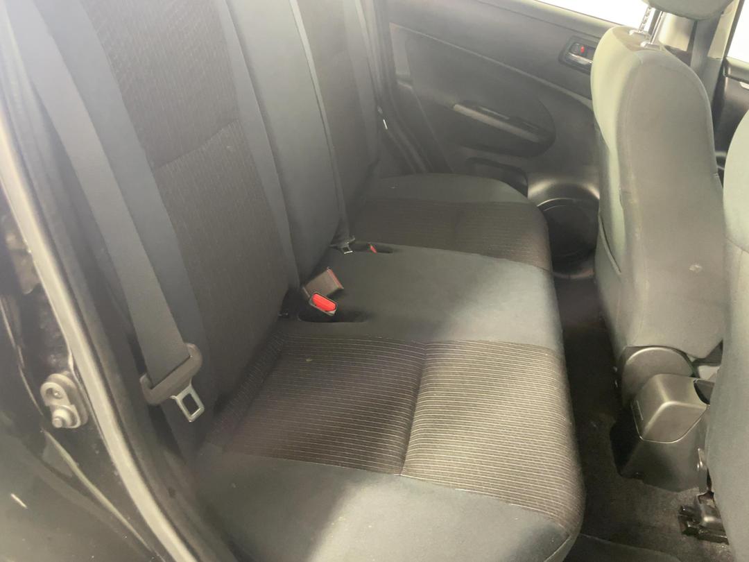 Photo '20' of Suzuki Swift