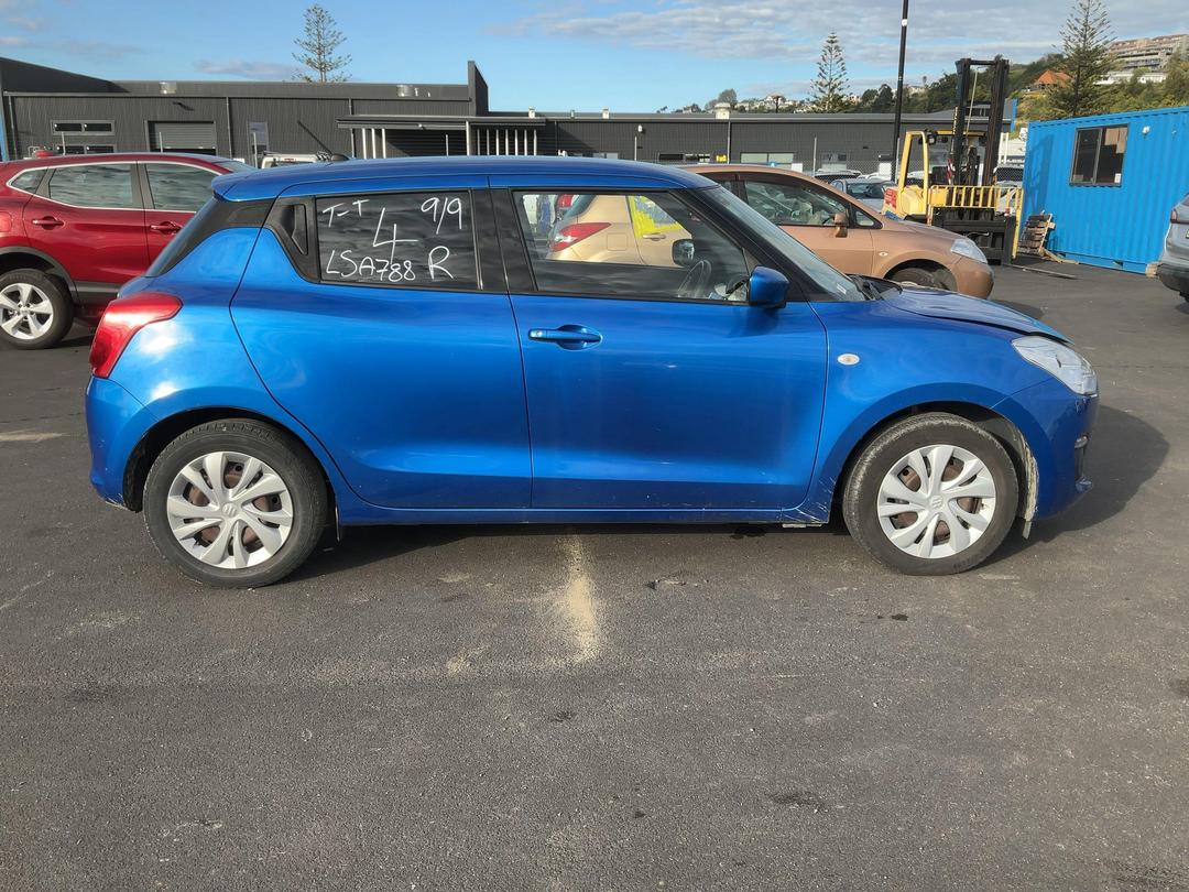 Photo '9' of Suzuki Swift GLC Photo '9' of Suzuki Swift GLC