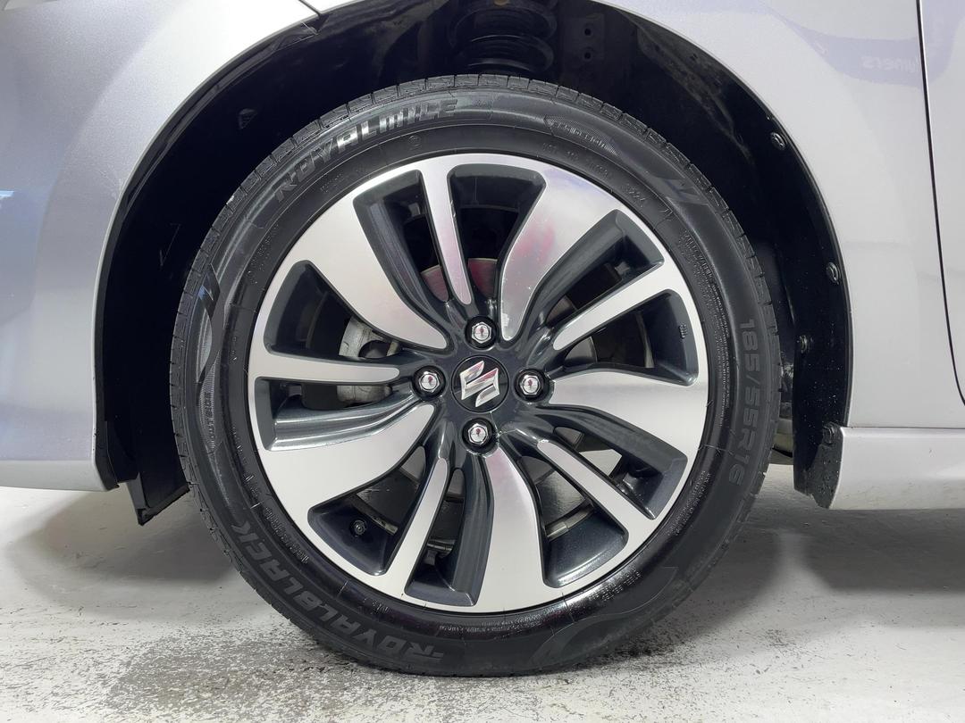 Photo '10' of Suzuki Swift