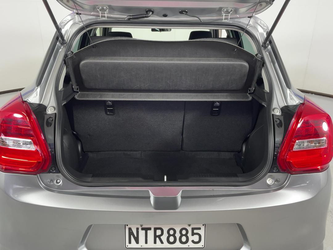 Photo '14' of Suzuki Swift