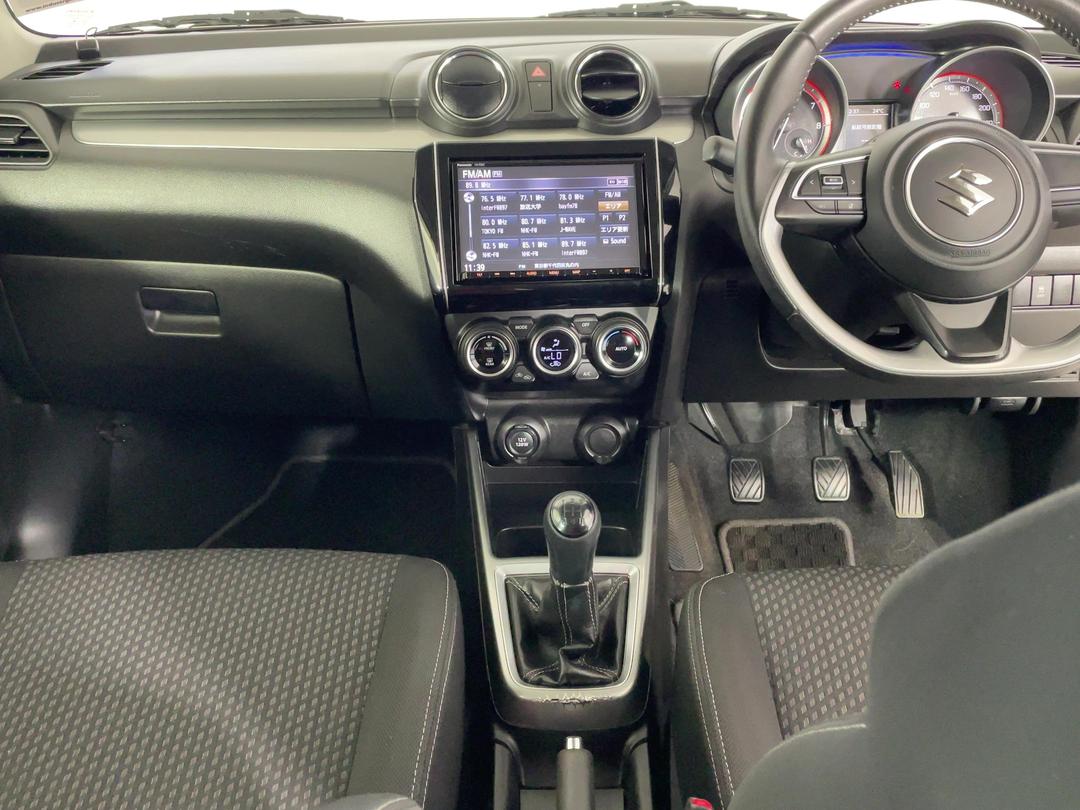 Photo '17' of Suzuki Swift