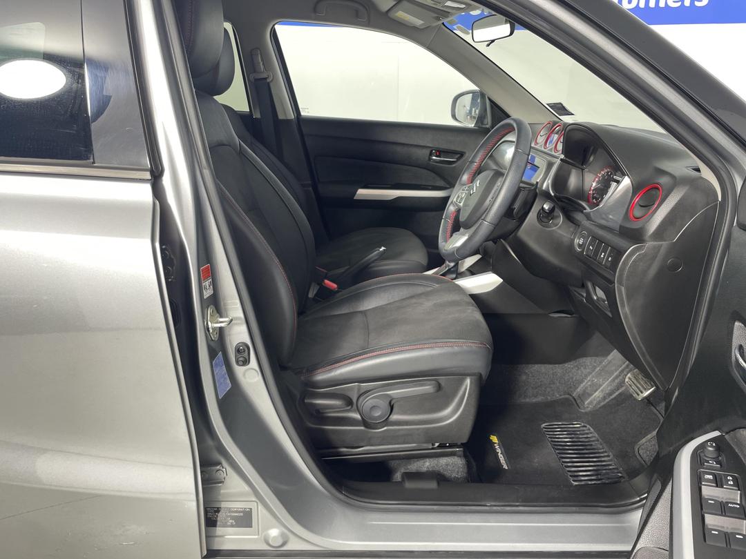 Photo '16' of Suzuki Vitara