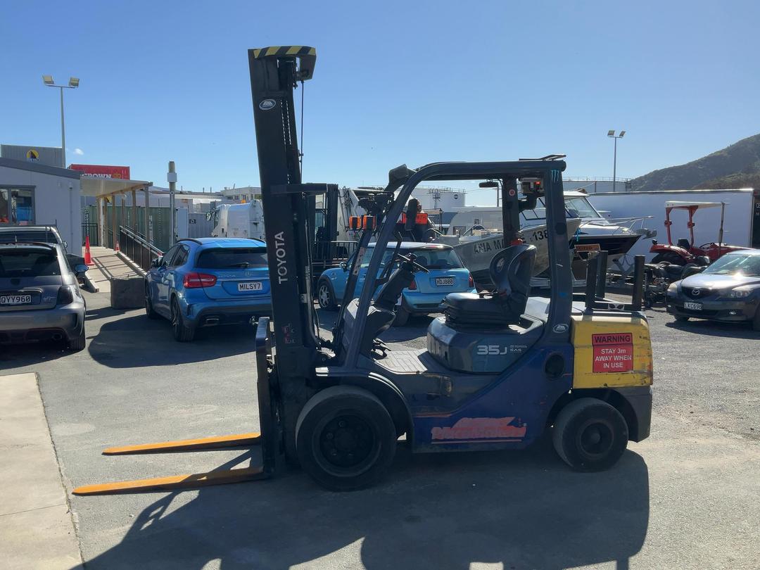 Photo '7' of Toyota 72-8FDJ35-D012623 Forklift